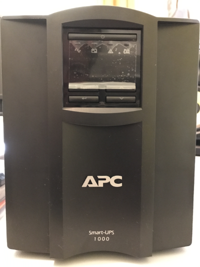 APC Smart-UPS 1000VA LCD 230V Front