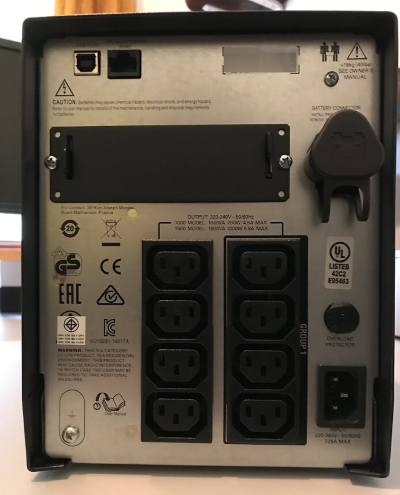 APC Smart-UPS 1000VA LCD 230V rear panel